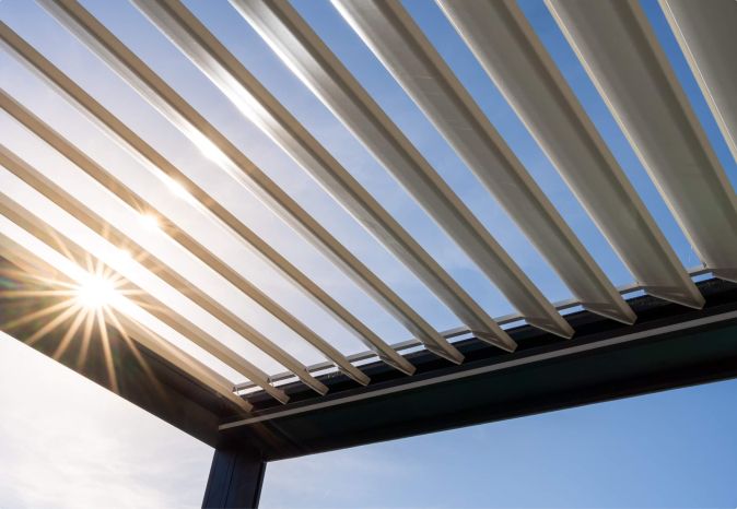 Pergola aluminium lumière soleil